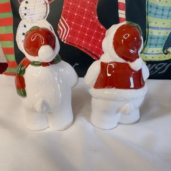 Polar Bear Christmas Salt & Pepper Shaker Set Holiday 3/2 holes Serving - Picture 12 of 16